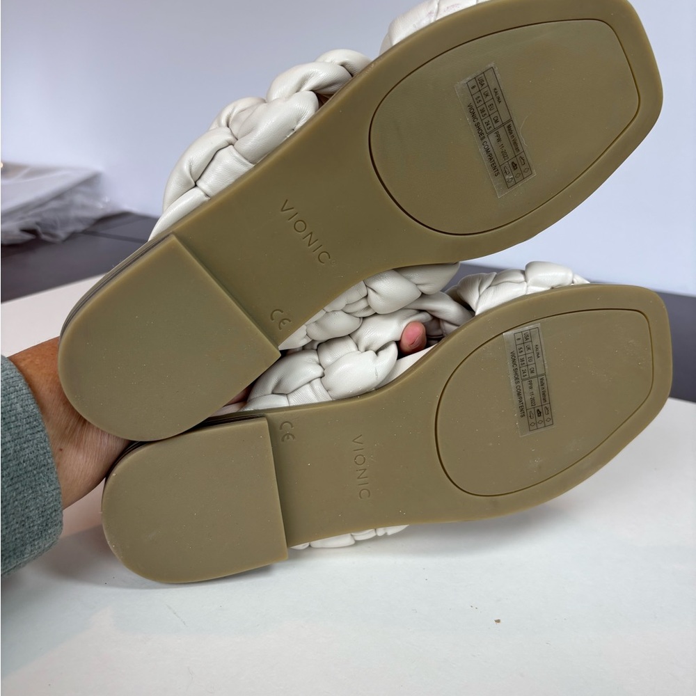 NWOT Vionic Kalina Cream Colored Slide Sandals. Size 8 - Picture 6 of 7